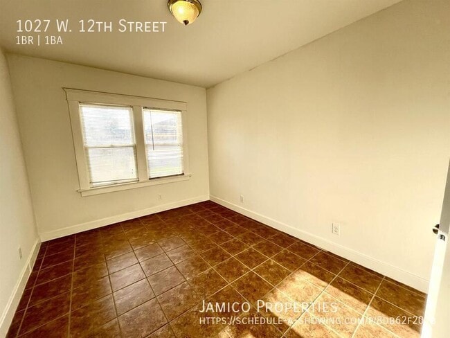 Building Photo - 1027 W 12th St