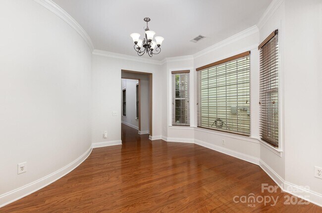 Building Photo - 9429 Ridgeforest Dr