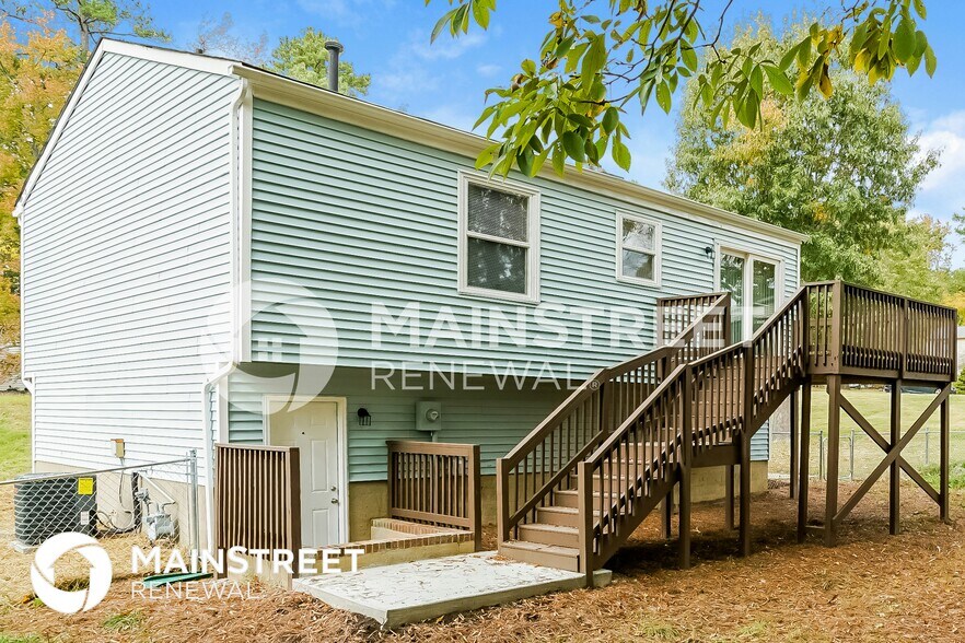 Building Photo - 4806 Tyne Dr