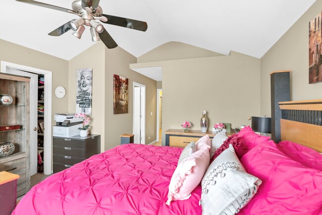 Building Photo - 1263 Tamarack Dr