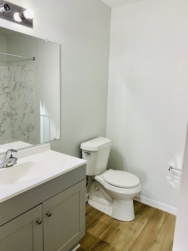 Building Photo - $500 off one month.  Call for details. "Ch...