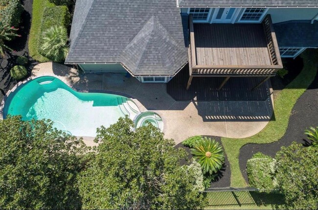 Building Photo - 24118 Bay Hill Blvd