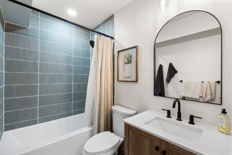 Building Photo - 2212 Weyland Ave