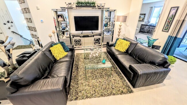 Building Photo - Annual TURNKEY 3 bed 2 bath in the Montserrat