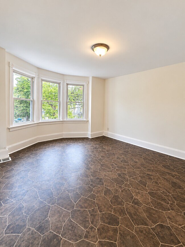 Building Photo - 23 E Ingham Ave