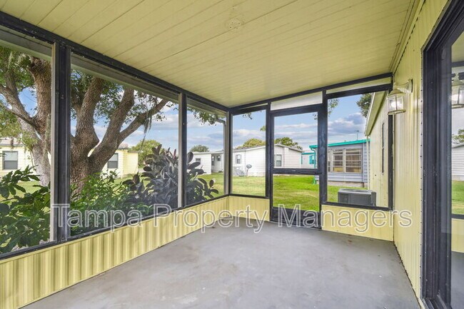 Building Photo - 201 Country Ln