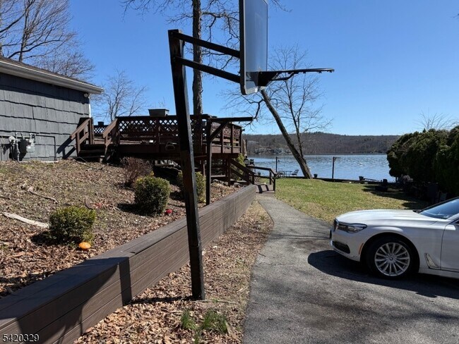 Building Photo - 9 MacDonald Rd