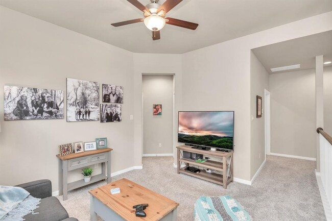 Building Photo - 9423 Starlight Oak Dr