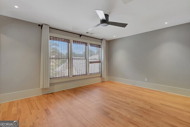 Building Photo - 10659 Serenbe Ln