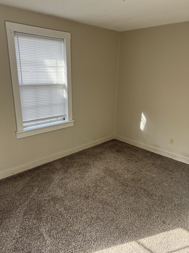 Building Photo - 805 Ray Rd