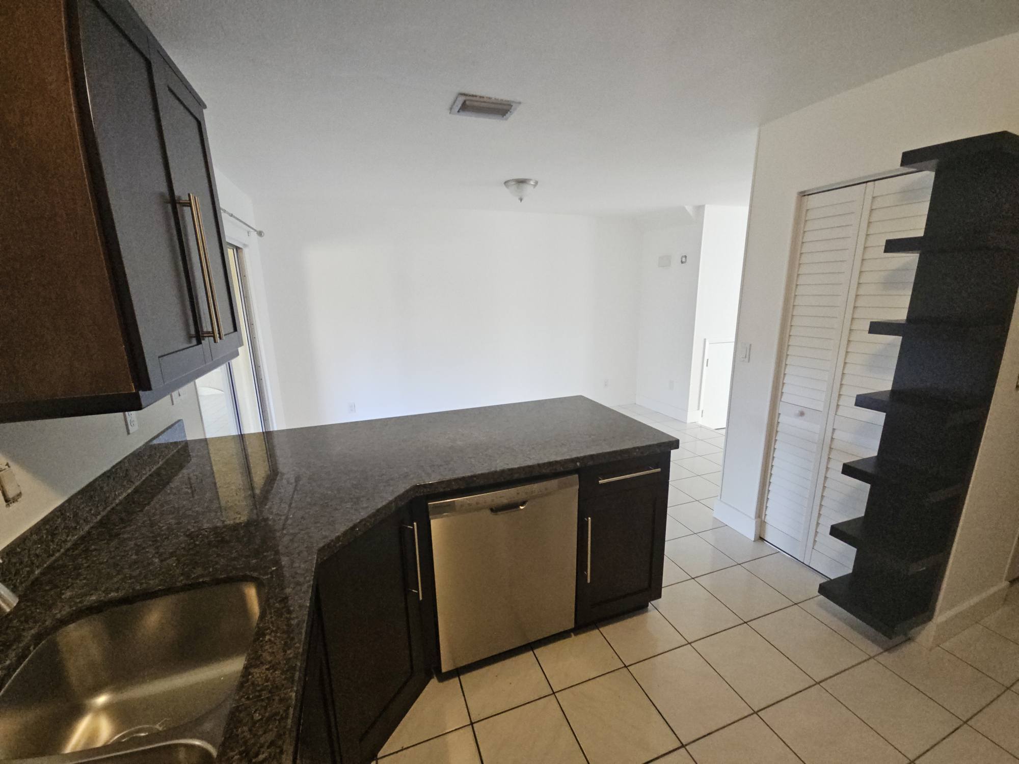 Building Photo - 2925 Belmont Ln