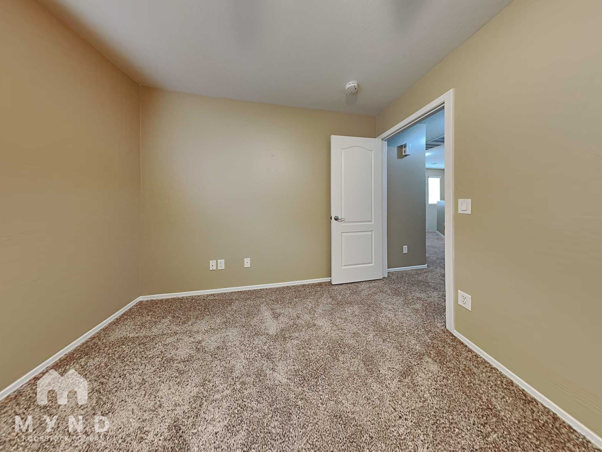 Building Photo - 9924 E Edgewood Ave