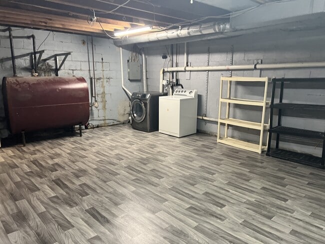 Building Photo - 18 Cedar Creek Ct