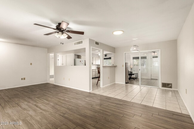 Building Photo - 10431 W Tumblewood Dr