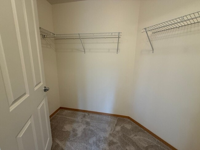 Building Photo - Three Bedroom Townhome in DuPont