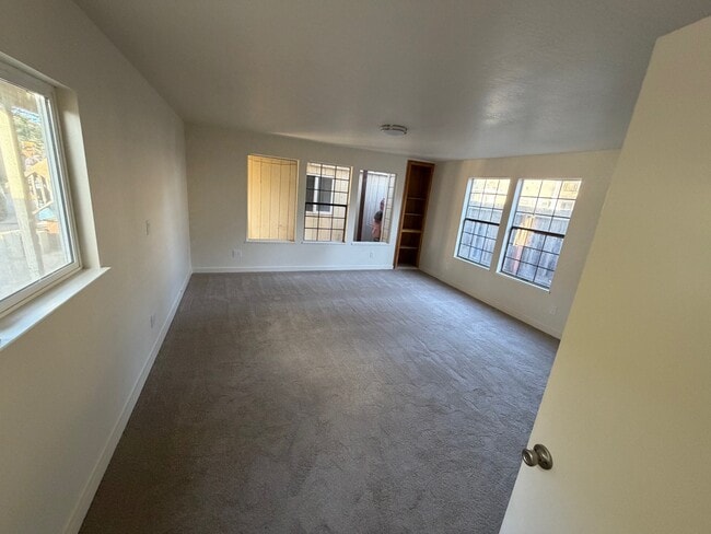 Building Photo - 309 Chestnut St