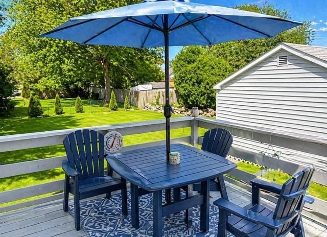 Building Photo - 65 Maple Ave