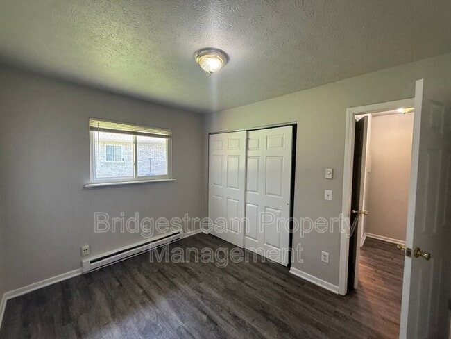 Building Photo - 4650 Waynedale Cir