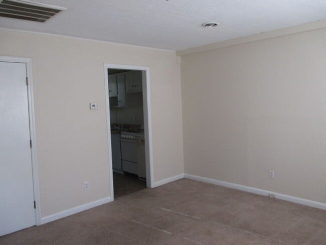 Building Photo - Nice two bedroom one bath duplex that is centrally located. Just minutes to area bases, beaches, ...