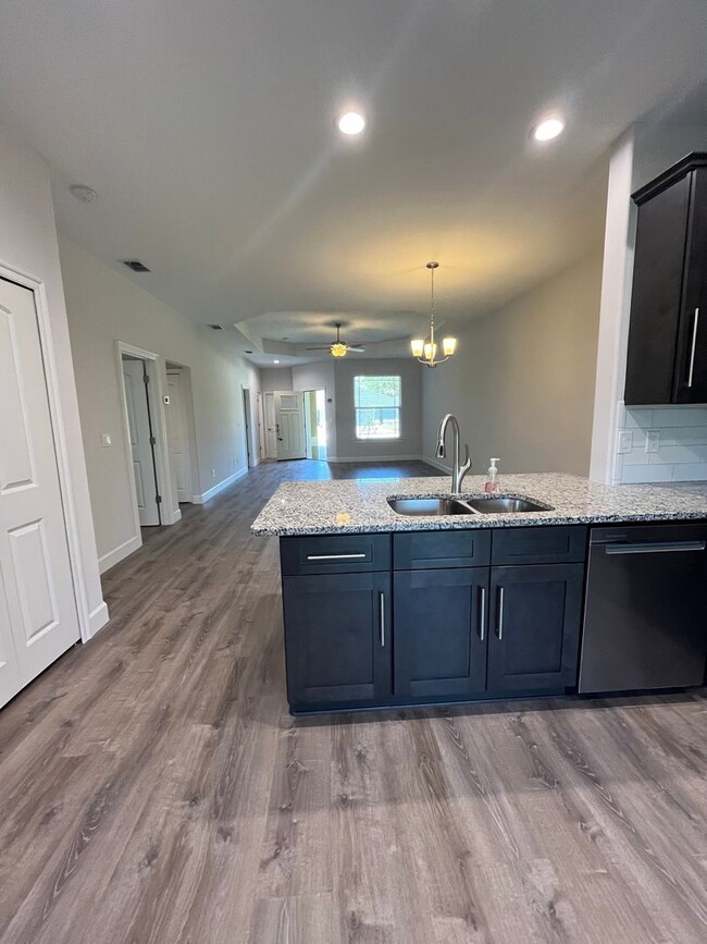 Building Photo - Newer Construction 3 Bedrooms 2 Baths!