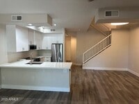 Building Photo - 705 W Queen Creek Rd