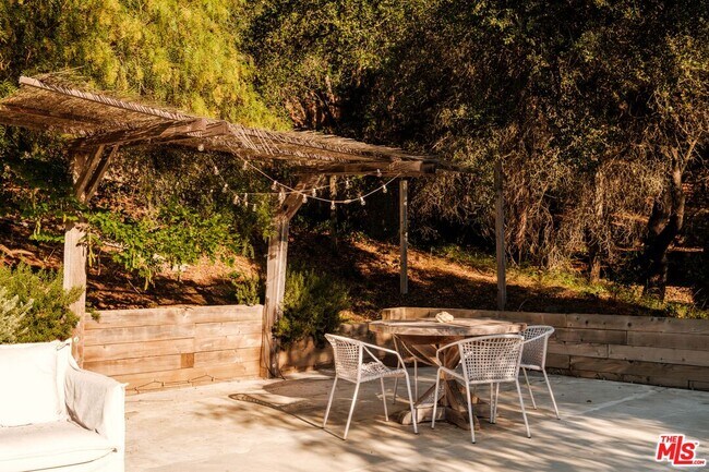 Building Photo - 21717 Encina Rd