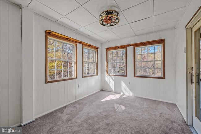 Building Photo - 438 Gloyd Ln