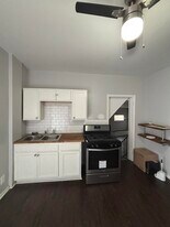 Building Photo - 1909 Coltman Rd