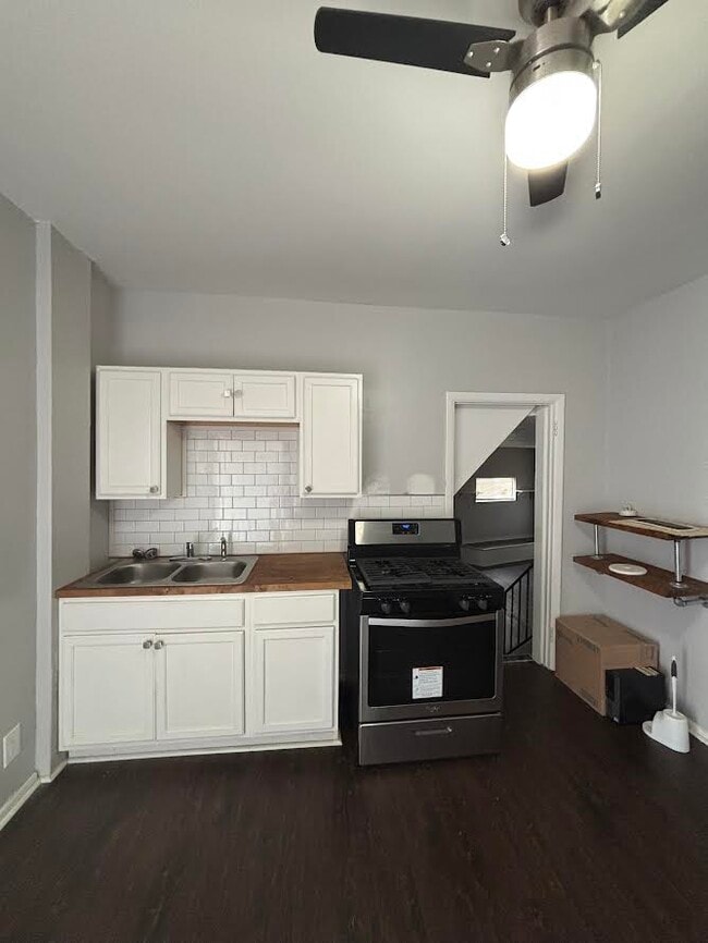 Building Photo - 1909 Coltman Rd