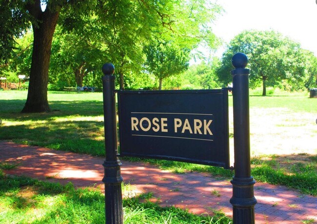 Building Photo - Georgetown Splendor with Garage Parking