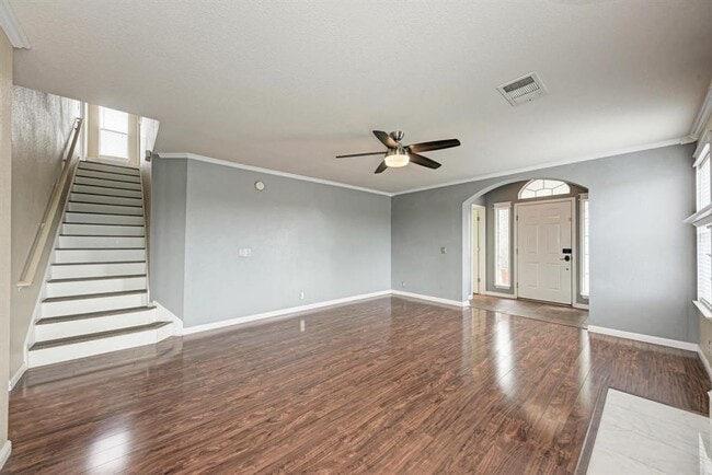 Building Photo - 903 Estate Dr