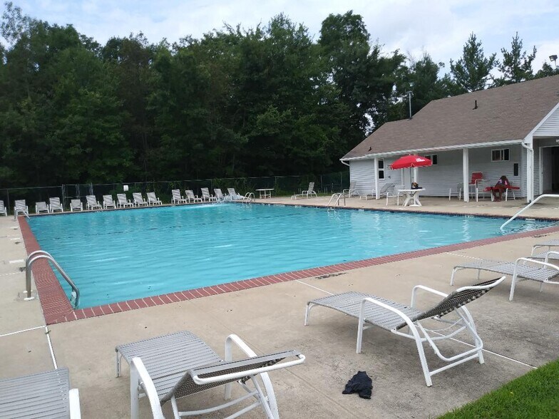 Building Photo - 424 Lackland Ave