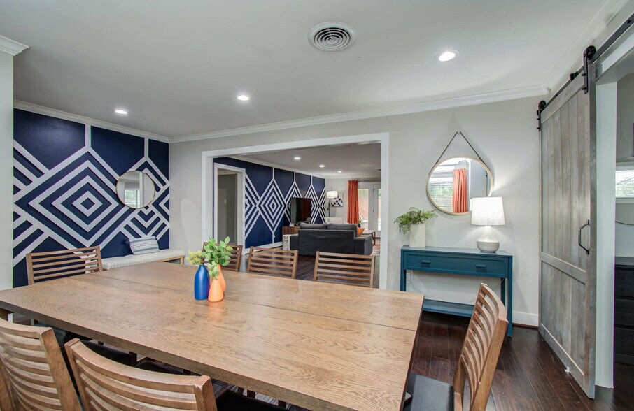 Building Photo - 4749 Benning Dr