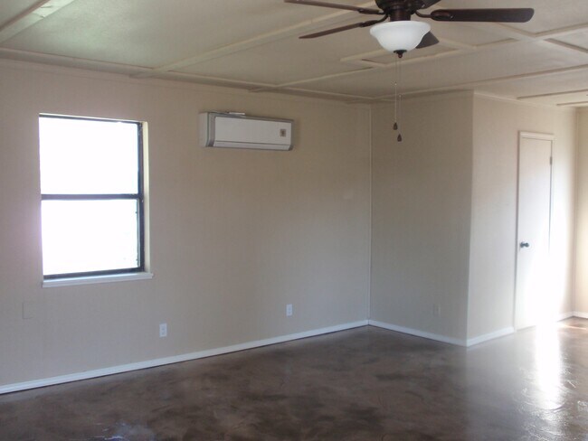 Building Photo - 1217 Guinn Ln