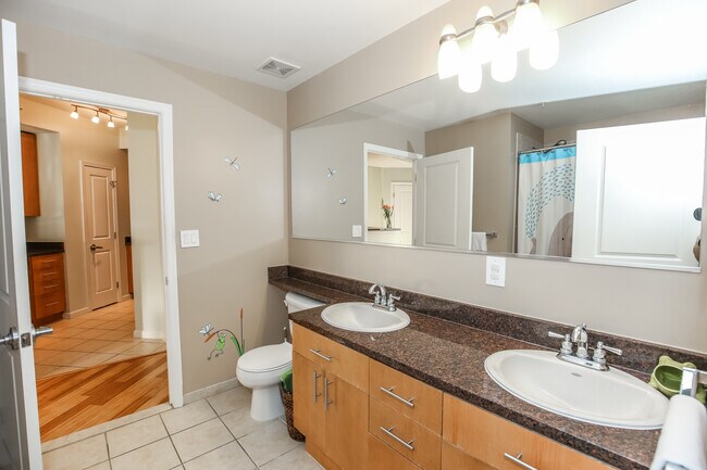 Main bathroom - double sink shower/tub - 715 6th St NW
