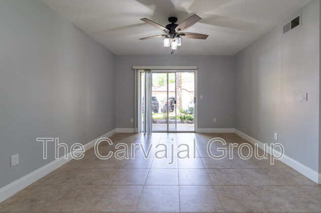 Building Photo - 725 Crest Pines Dr