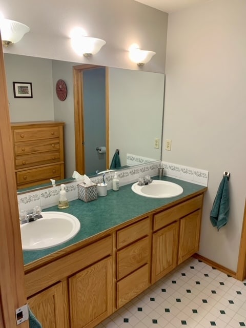 Building Photo - 13231 W Sunnyvale Dr