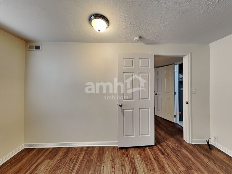 Building Photo - 7051 W Saw Timber Way