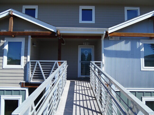 Building Photo - 3706 Portage Ln
