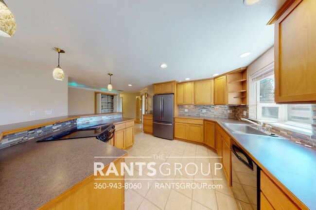 Building Photo - Recently updated 3-bed, 2-bath Rambler in Lacey!