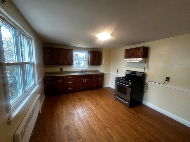 Building Photo - 296 Wood Ave