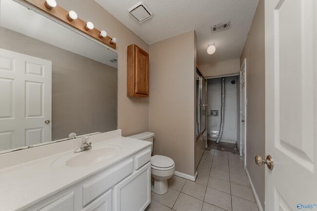 Building Photo - 104 Waters Edge Ln