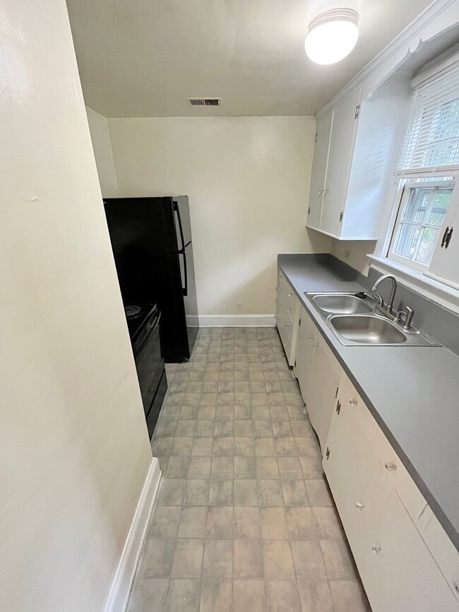 Building Photo - Apartment for rent by the Beach!