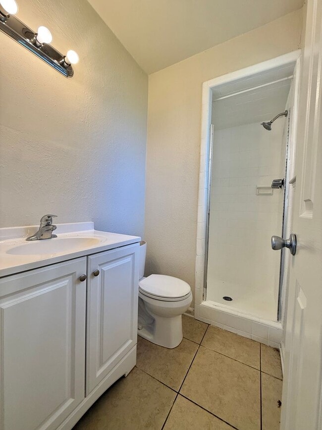 Building Photo - Home For Lease