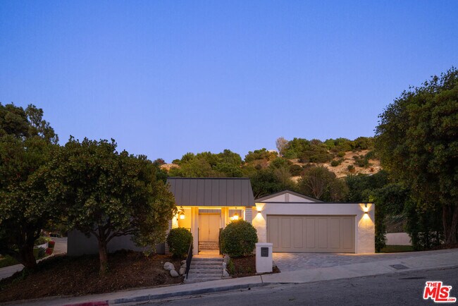 Building Photo - 3546 Weslin Ave