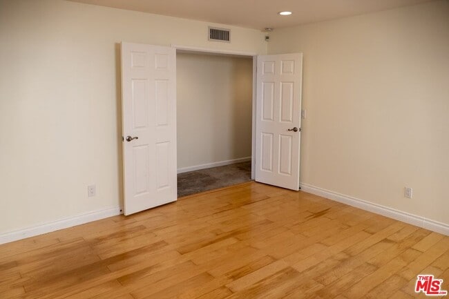 Building Photo - 12581 Sanford St