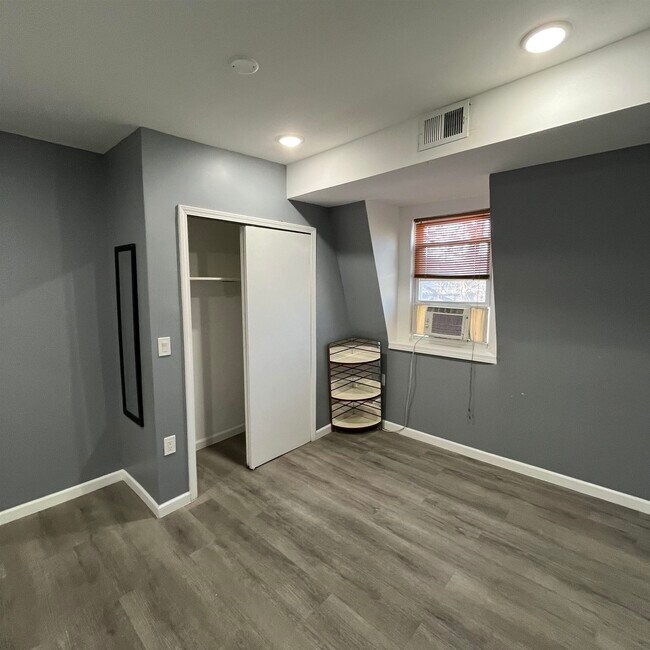 Building Photo - 115 Belmont Ave