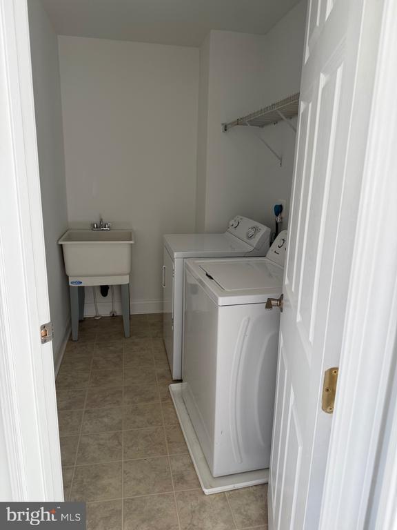 Building Photo - 111 Glacier Dr