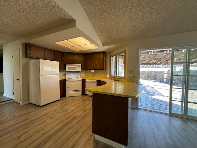 Building Photo - Three Bedroom - Country Living