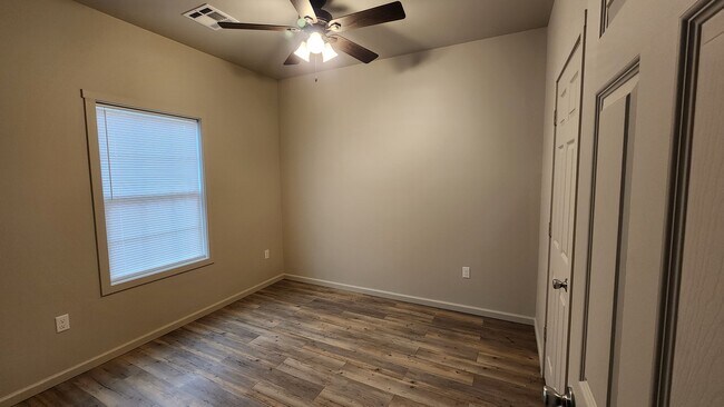 Building Photo - 347 L-12
